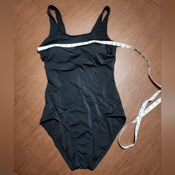 Catalina Elegant Black Swimwear - Picture 4 of 6